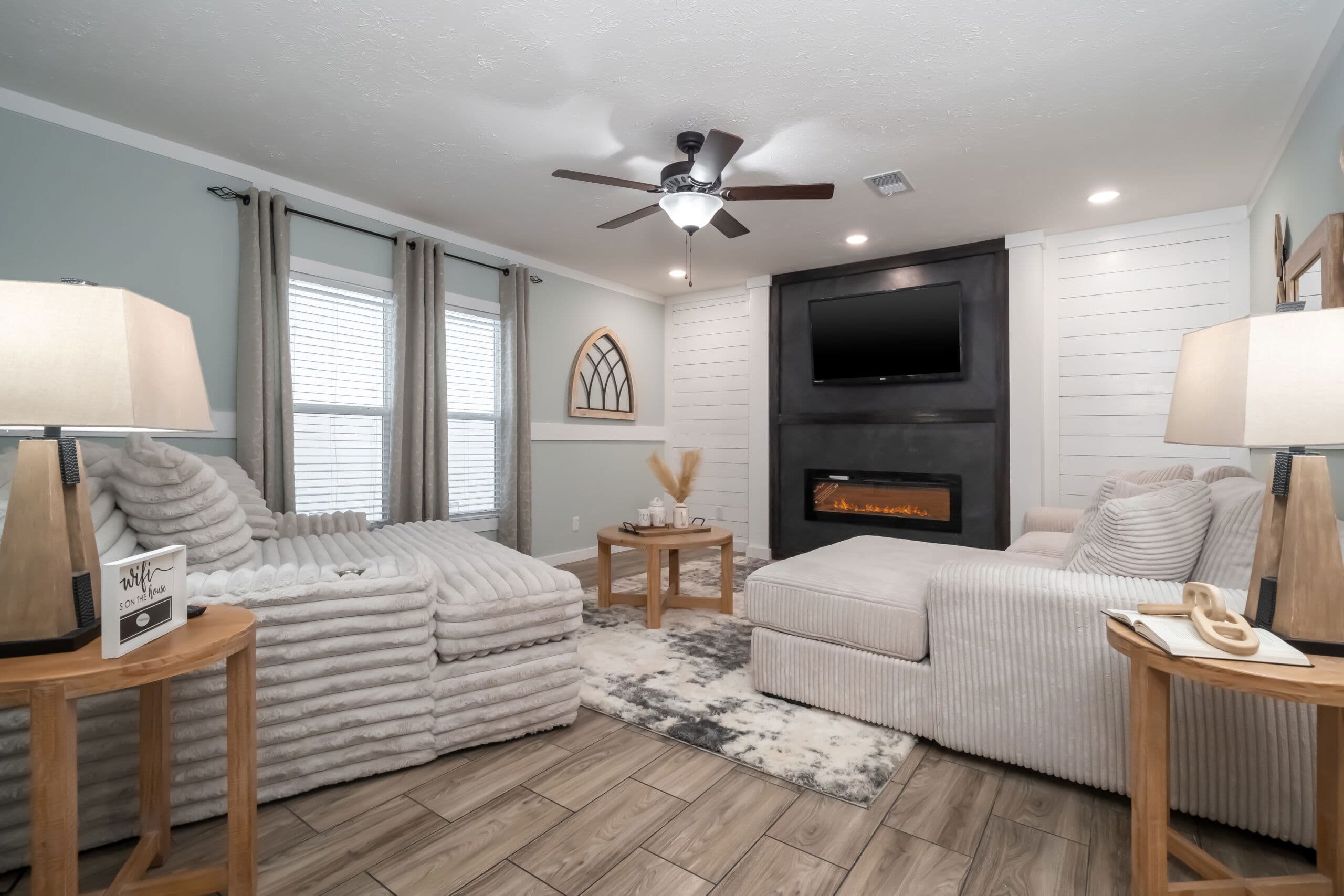 Md-56-32 interior home features