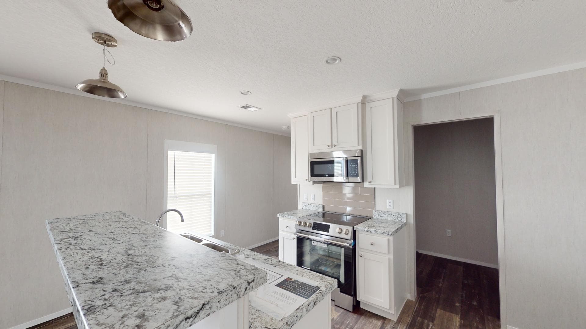 Arc1664-7005 kitchen home features