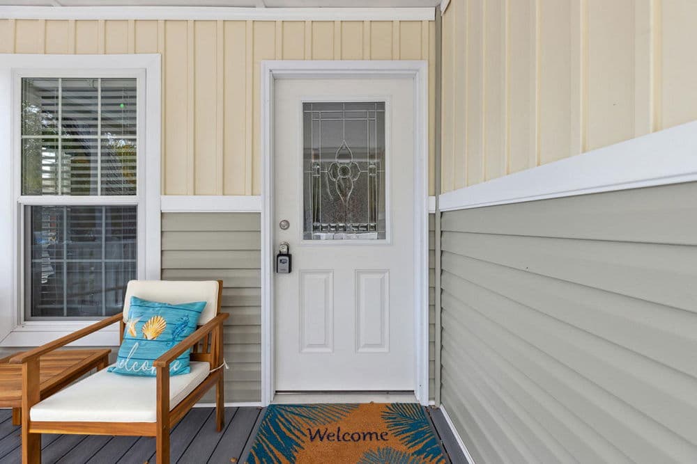 Amica exterior home features