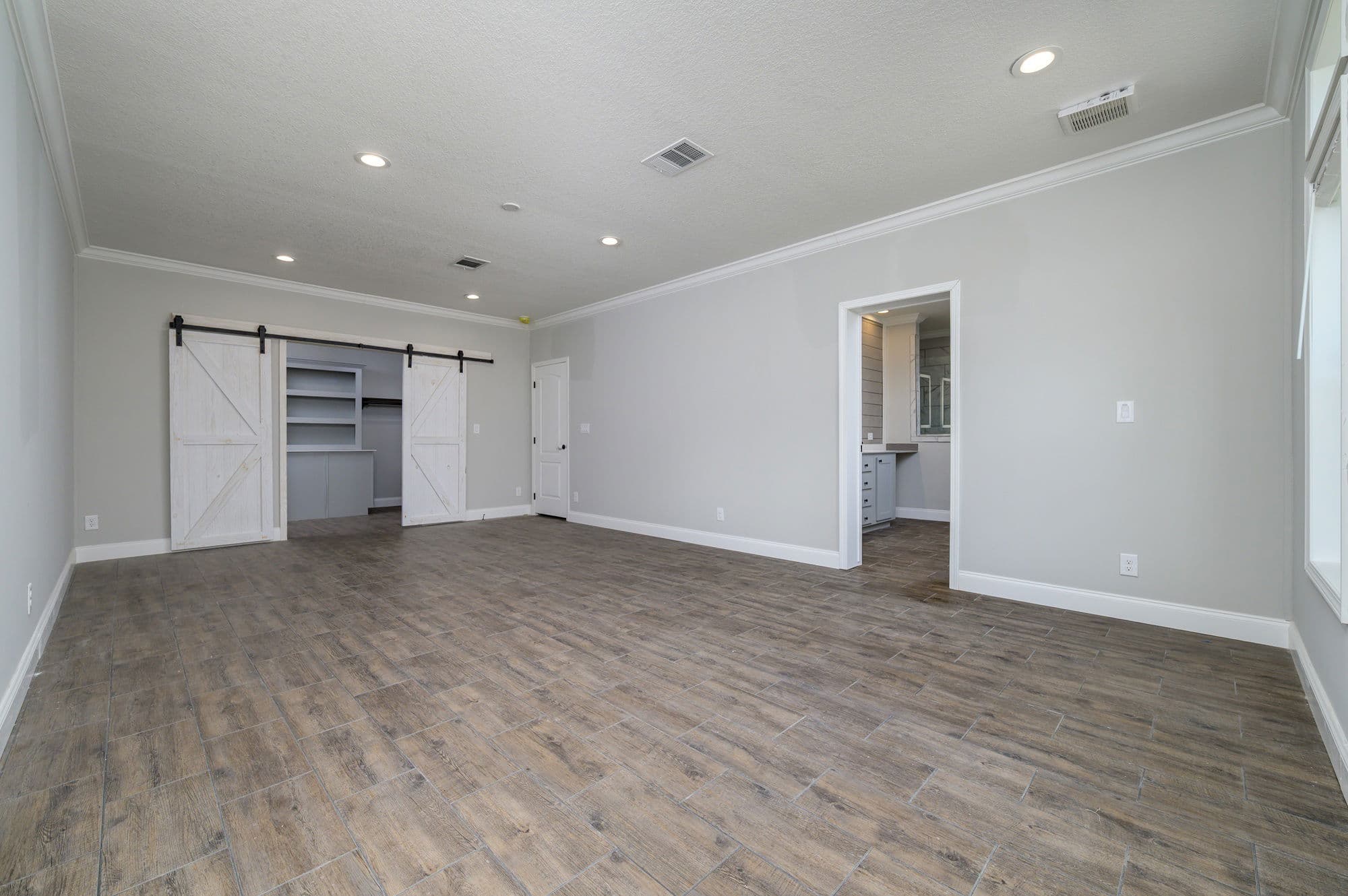 Key largo bedroom home features