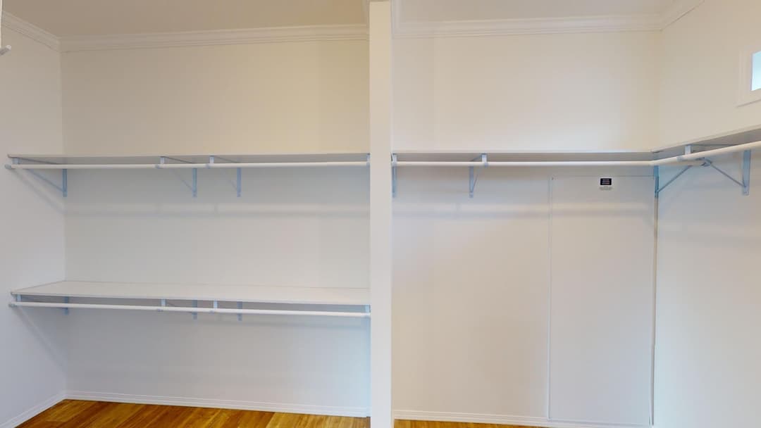 Pri3284-2010-2 interior home features