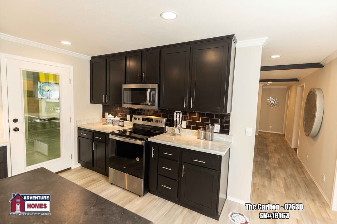 Carlton | 0763d kitchen home features