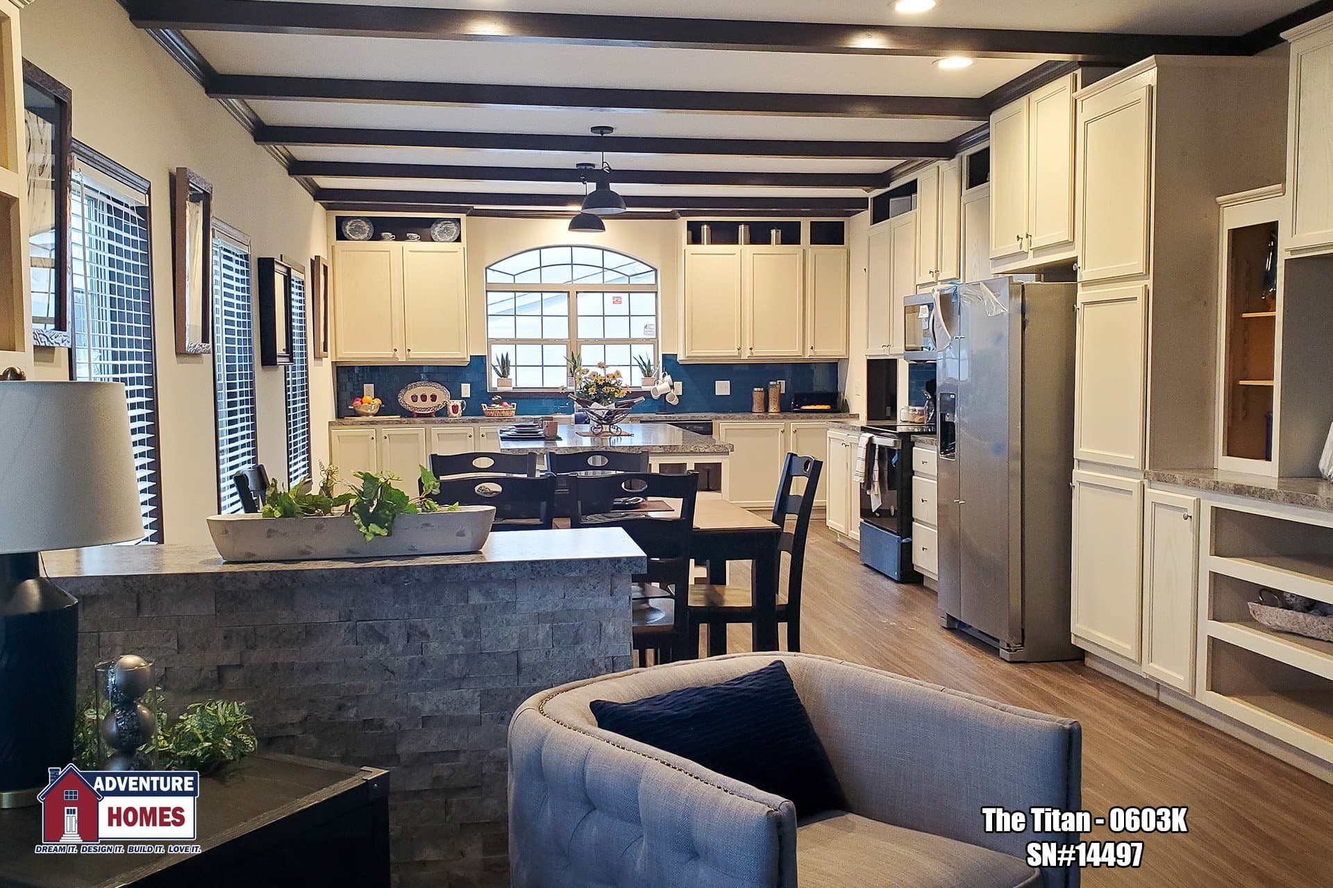 Titan | 0603k interior home features