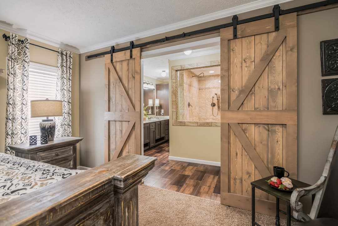 Kb-3241 bedroom home features