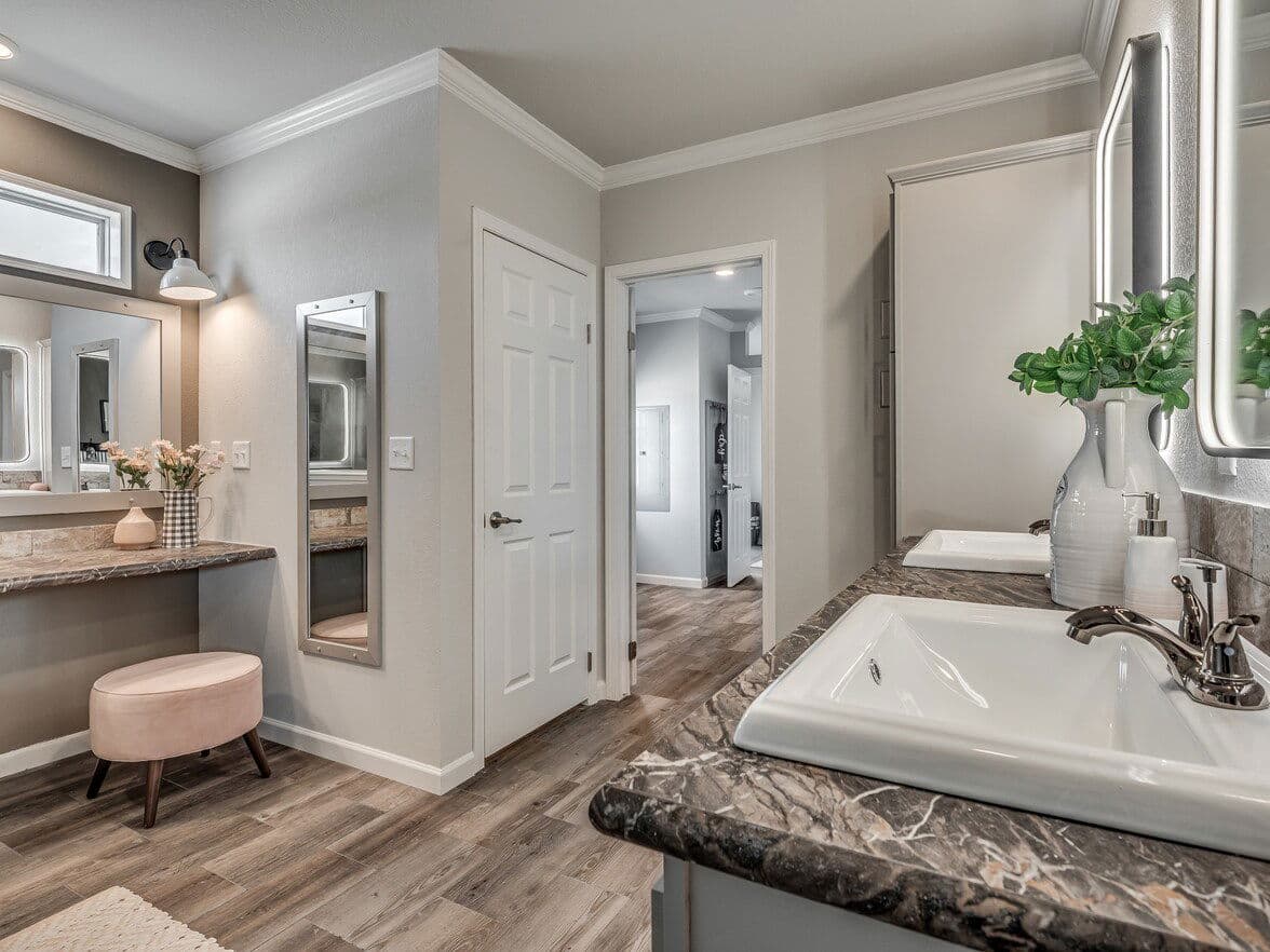 Vintage farmhouse flex 47643a bathroom home features