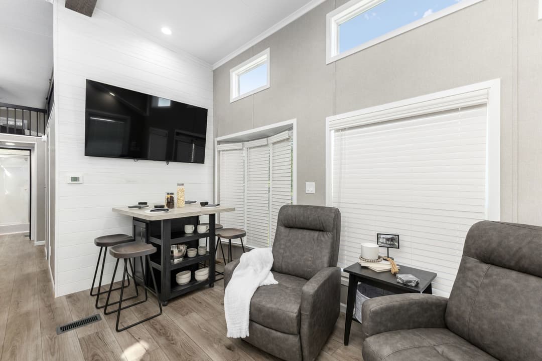 Island 6448p interior home features