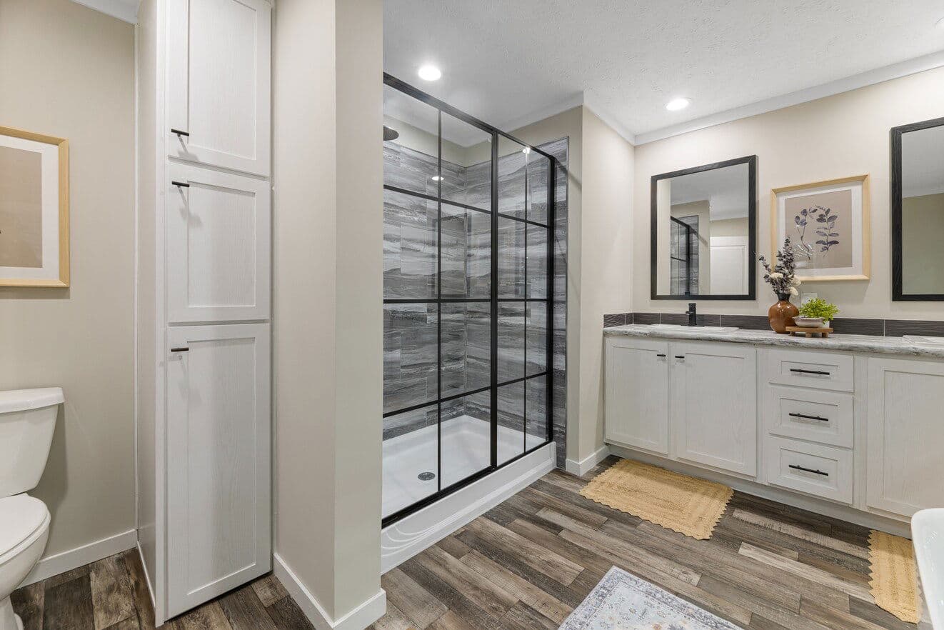 Stratos 28643b bathroom home features