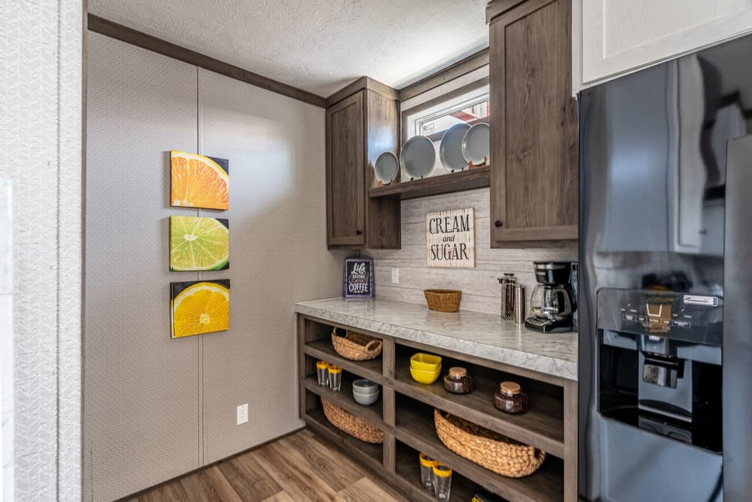 Entertainer 28764e kitchen home features