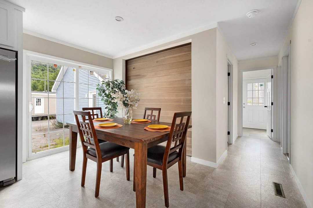 East point - elevate 52 interior home features