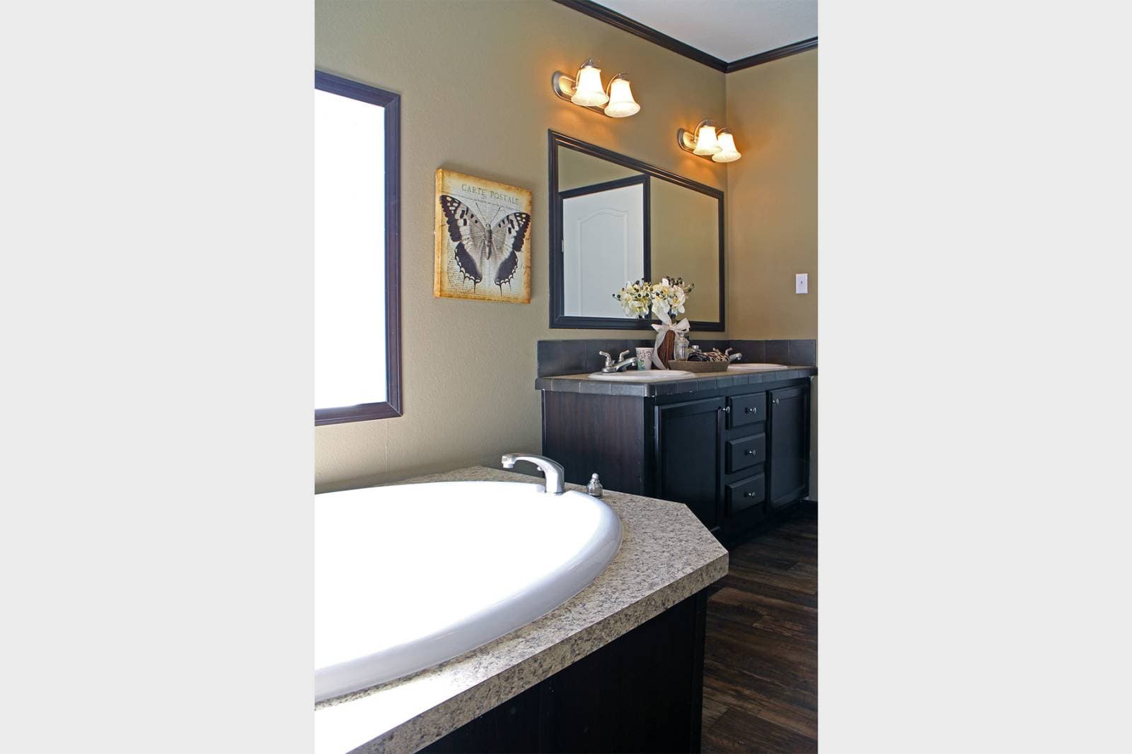 Augusta bathroom home features