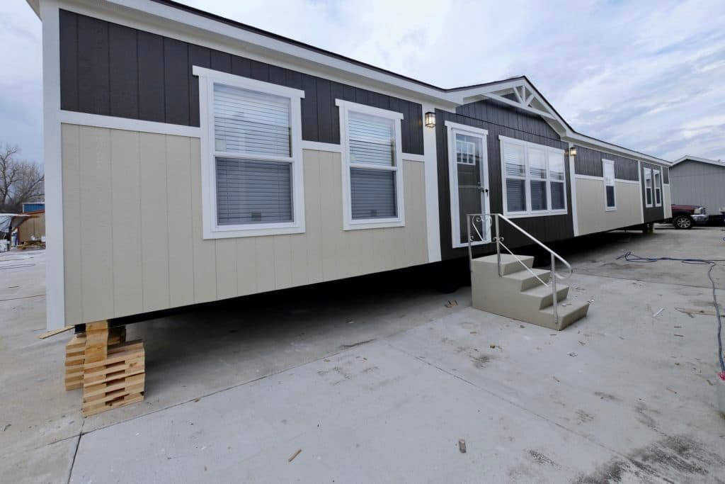 Mariana 9776 elevation, exterior, and hero home features