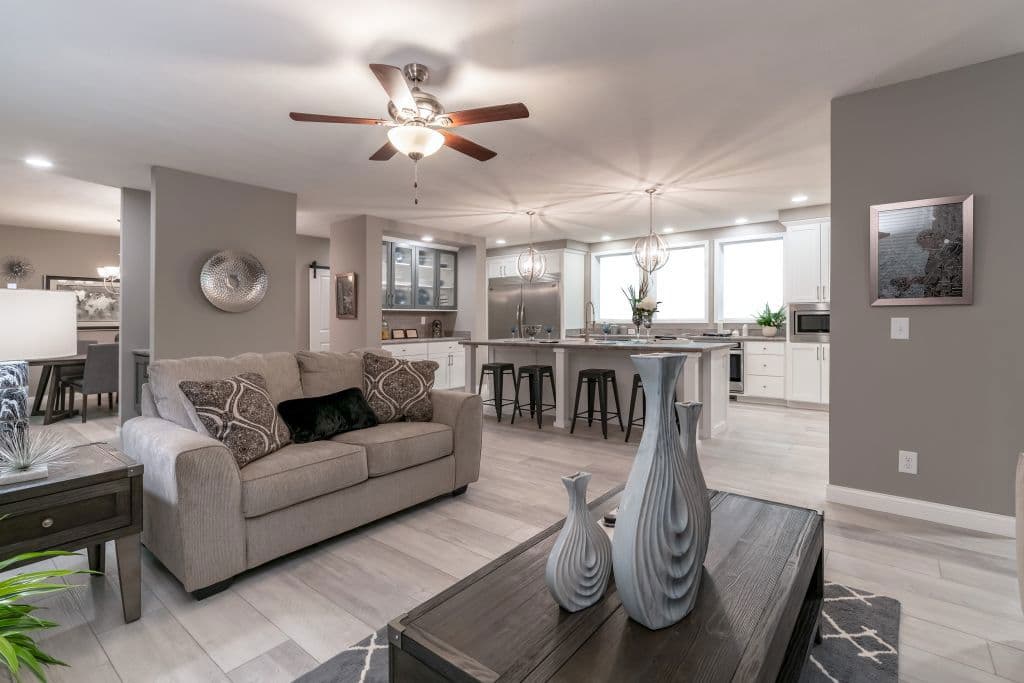 Signature 1 interior home features