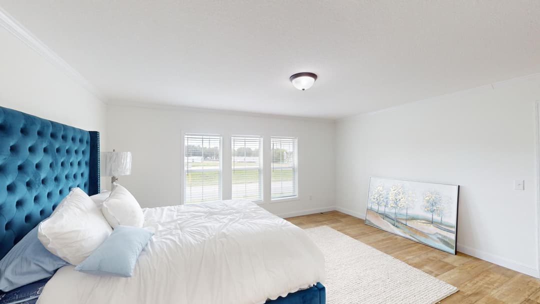 Pri3284-2010 bedroom home features