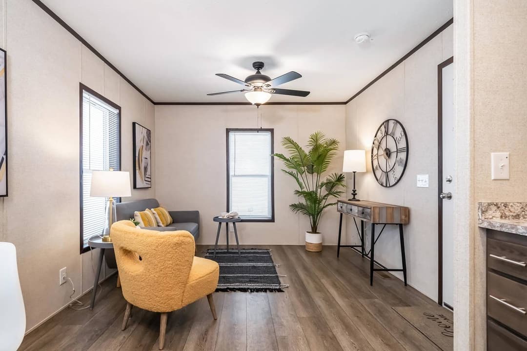 C601 interior home features