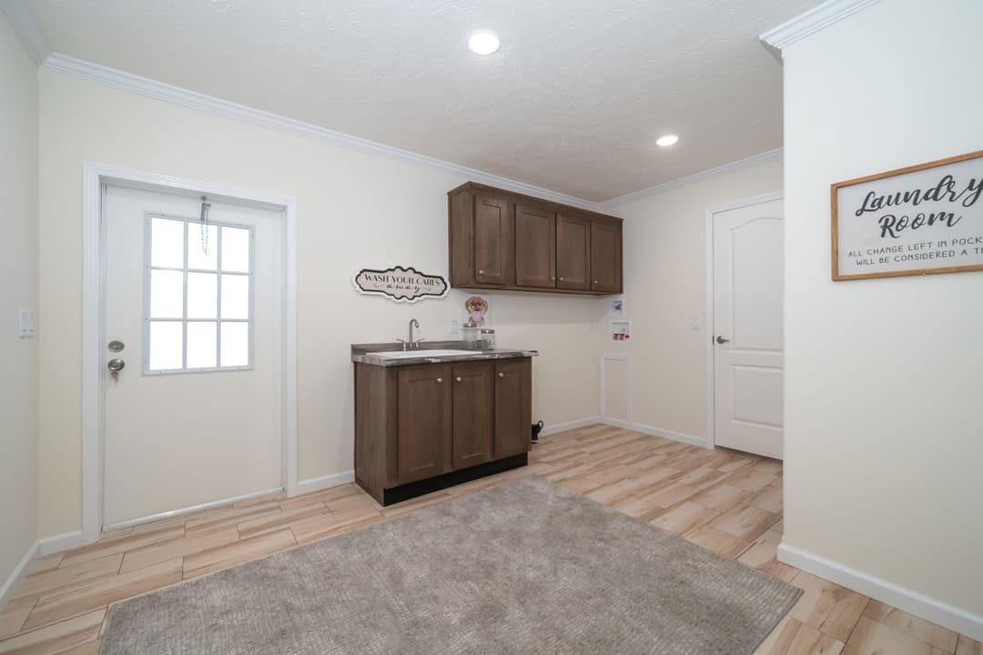 Kb-3249 gemstone interior home features