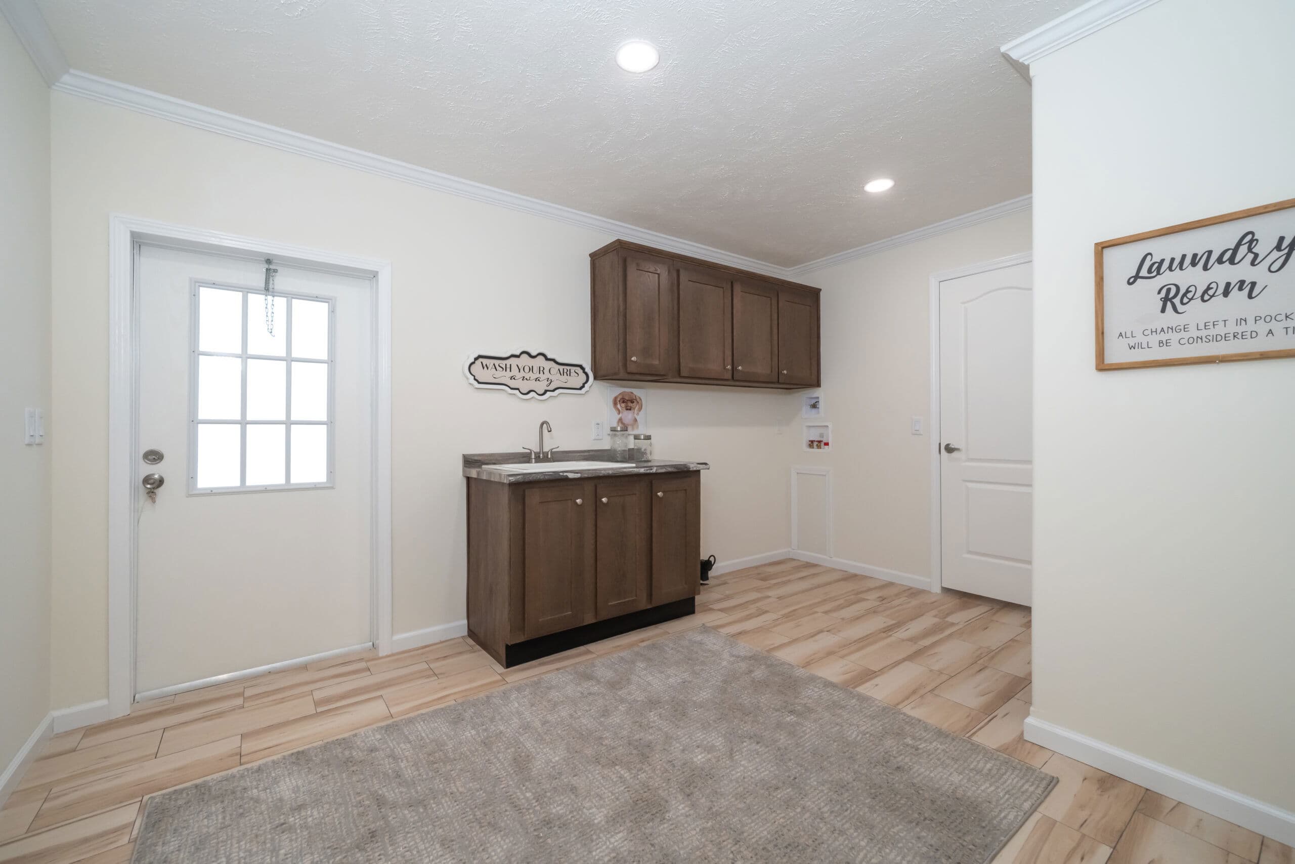 Kb-3249 gemstone interior home features