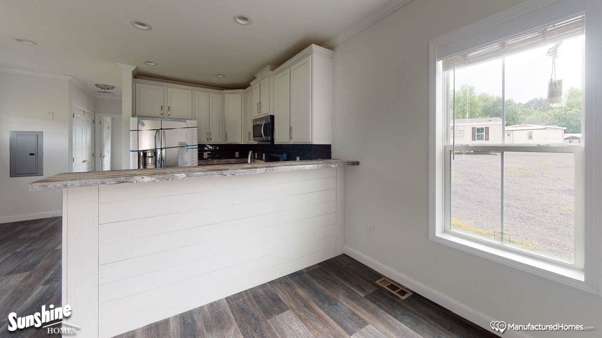 Pri1670-1005 interior home features