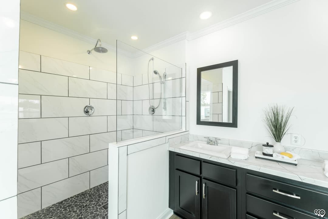 Pri3268-2069 bathroom home features