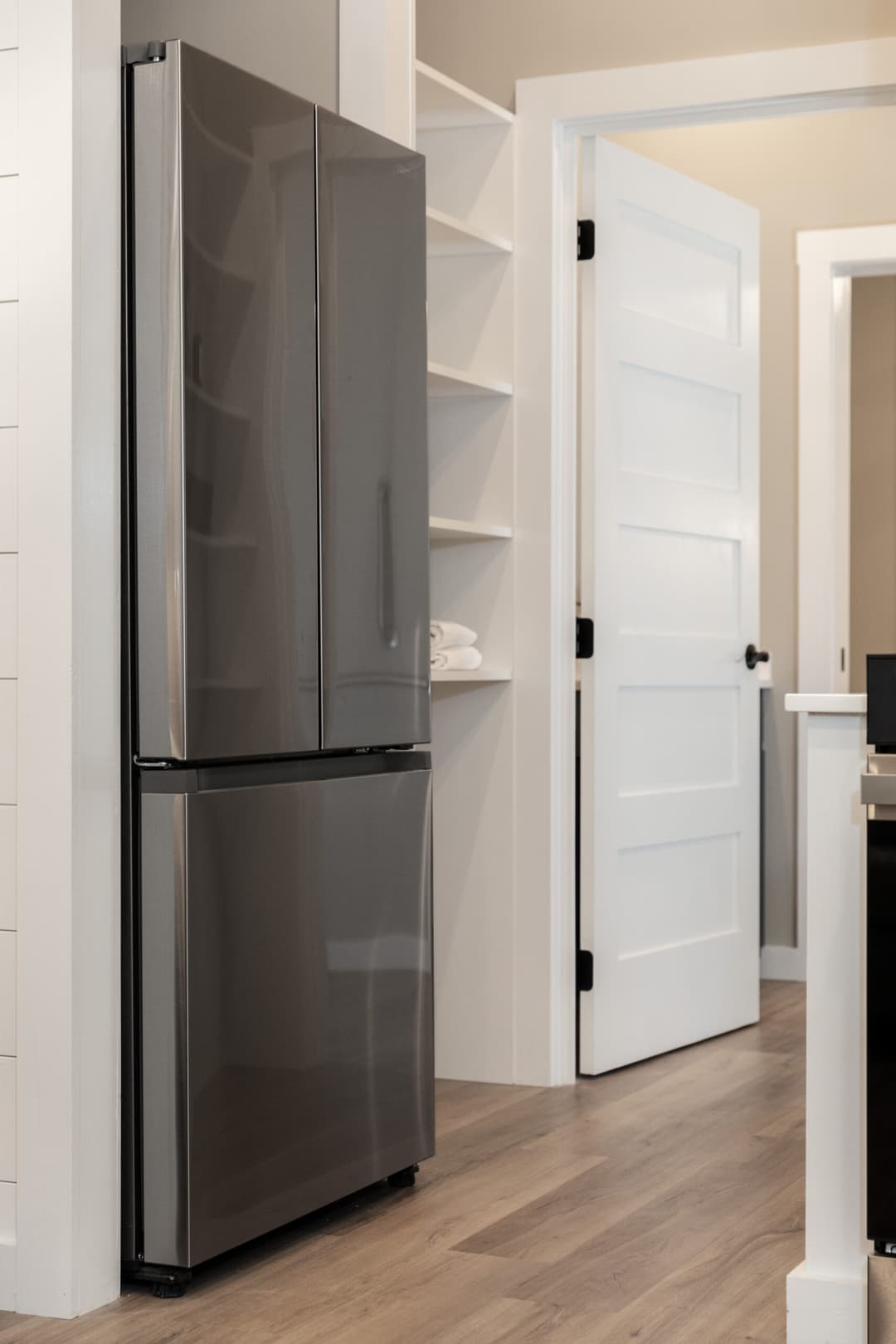 Blue springs kitchen home features