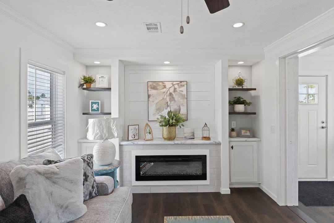 Venice interior home features