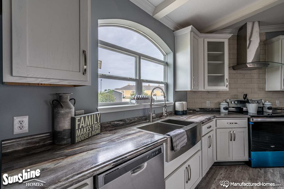 Pri3280-2018 kitchen home features