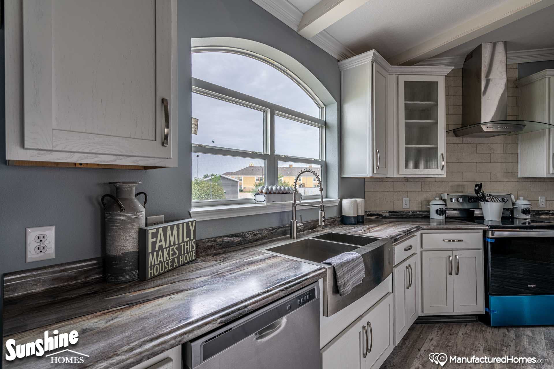 Pri3280-2018 kitchen home features