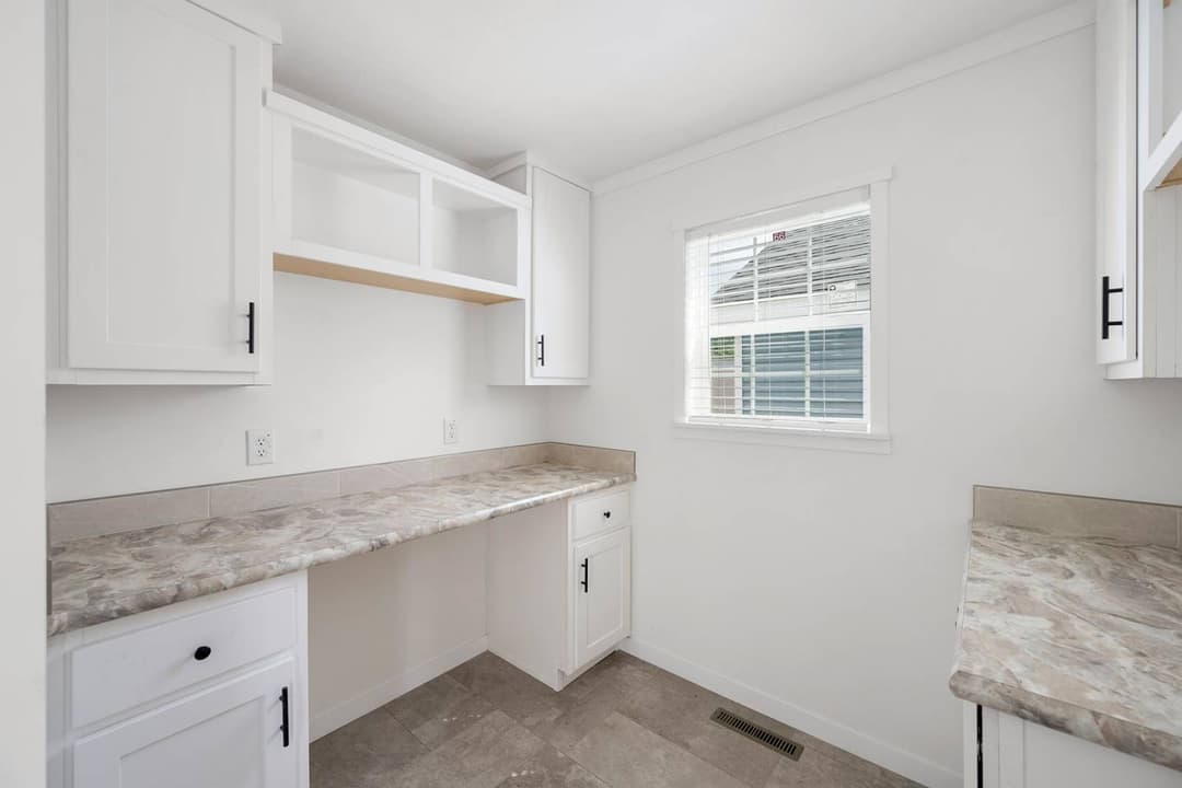 East point - elevate 52 interior home features