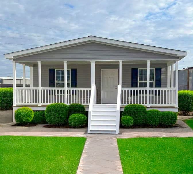 Lavonia hero, elevation, and exterior home features