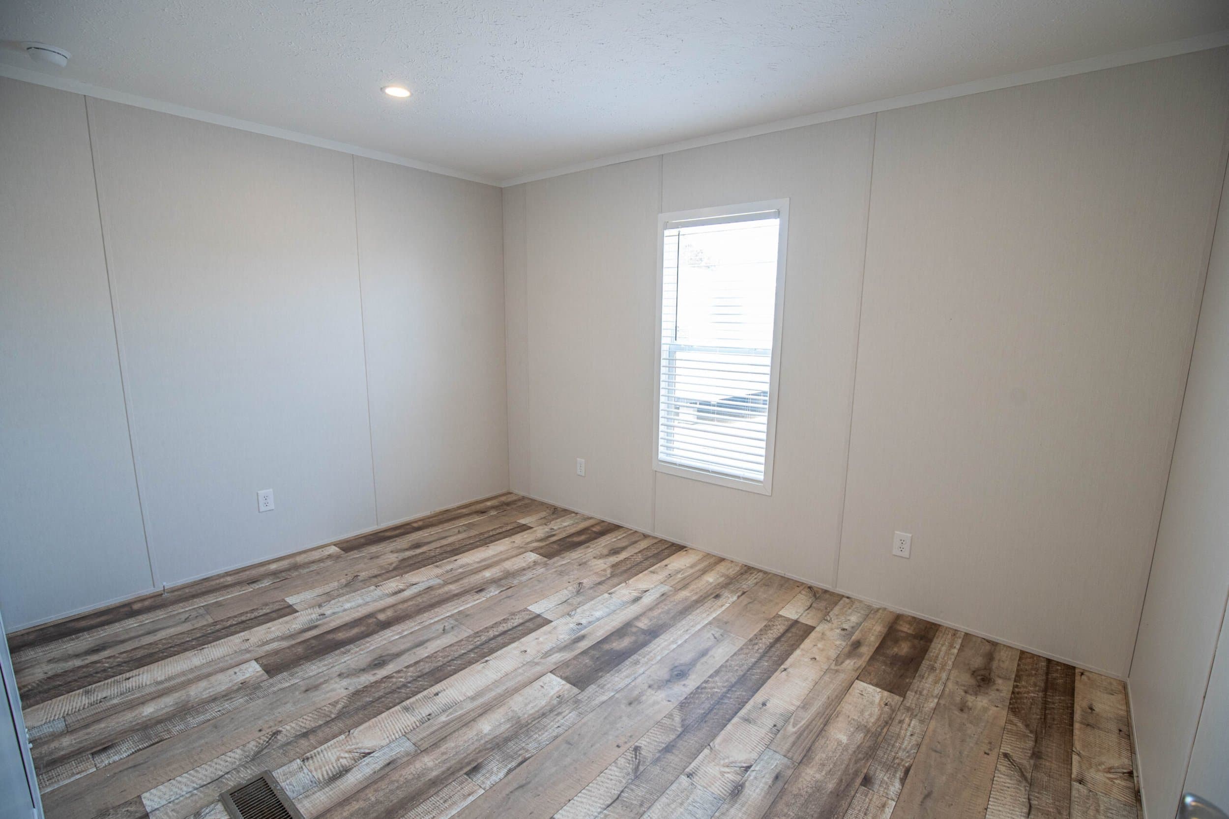 Lewis bedroom home features