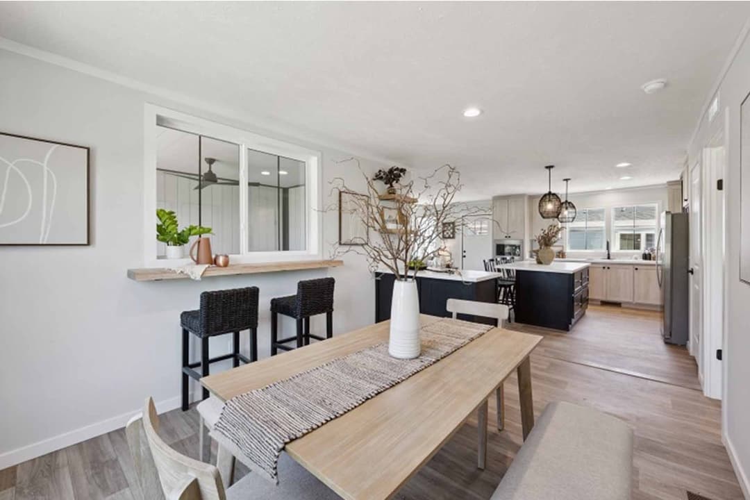 Axis 32563n interior home features