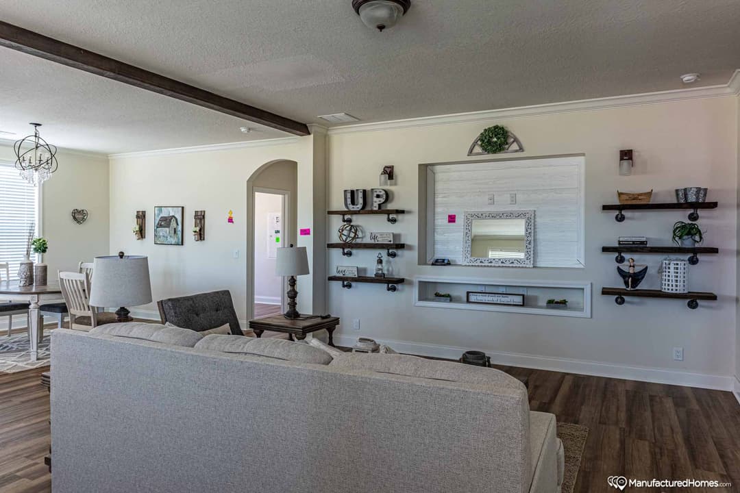 Azalea i interior home features