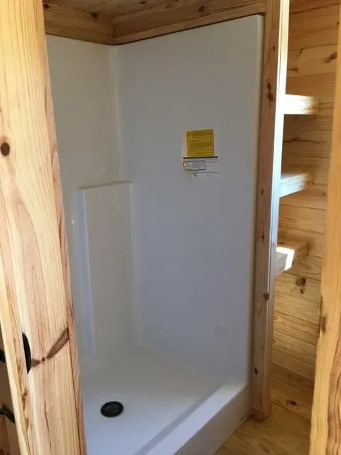 Chateau la salle | 4b 115 hybrid bathroom home features