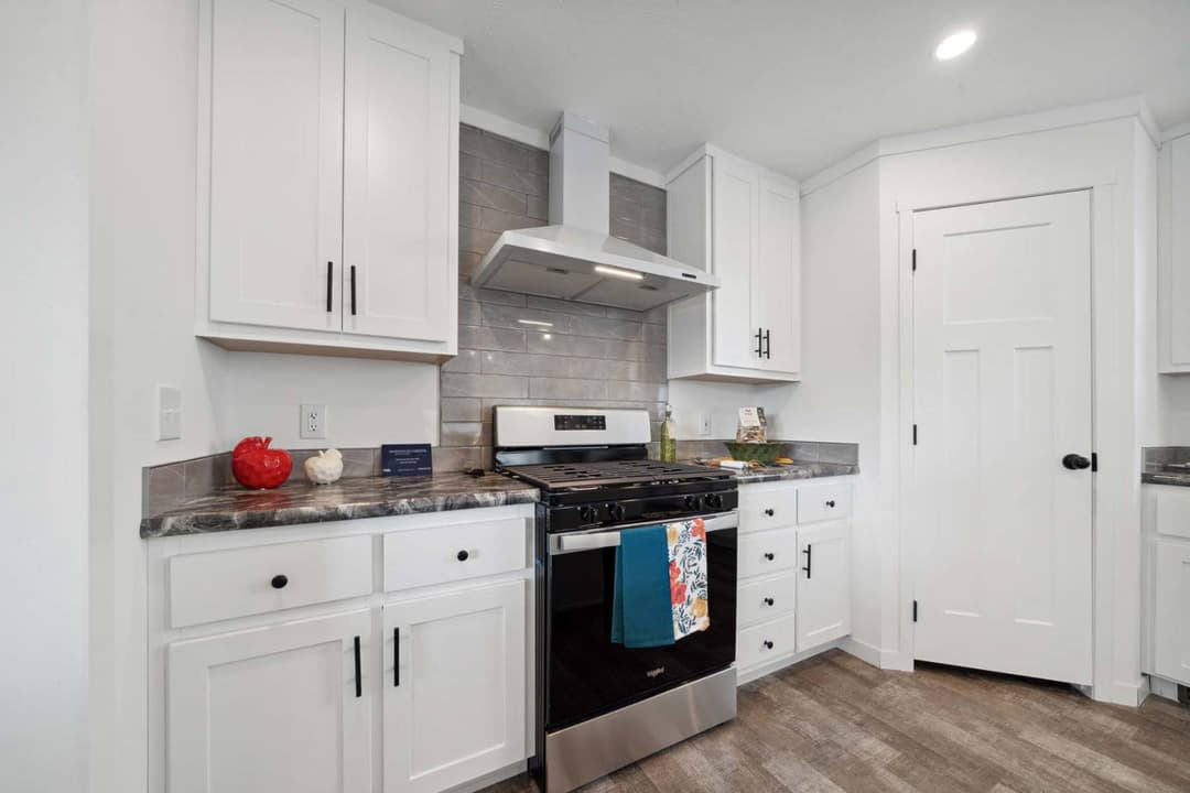 Pursuit kitchen home features