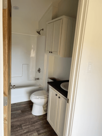 Butch cassidy-641 bathroom home features