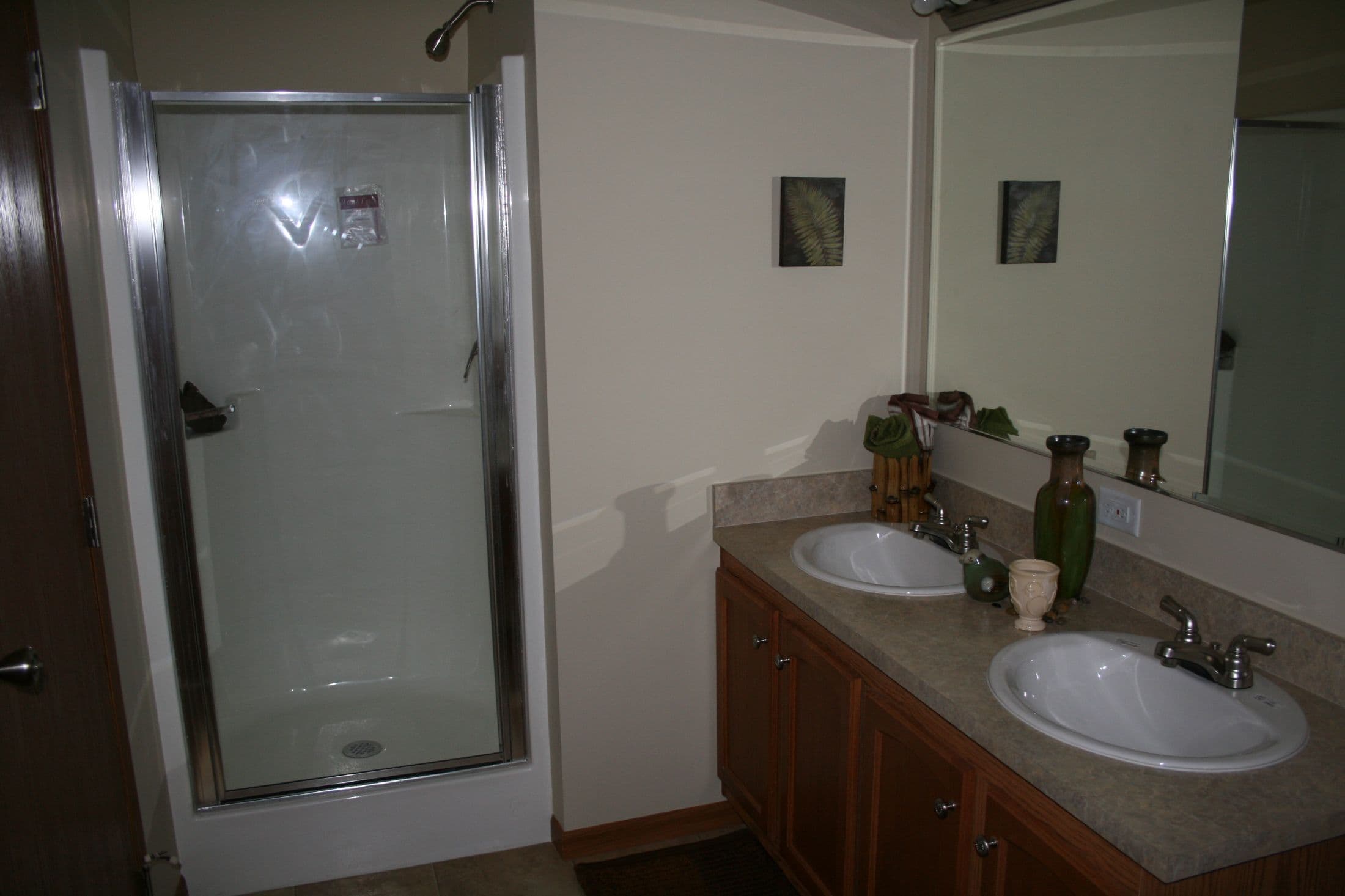 Elm bathroom home features