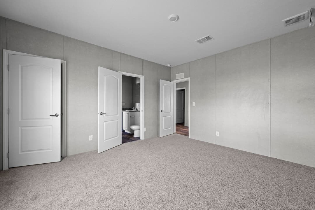 Keaton w/activity room bedroom home features