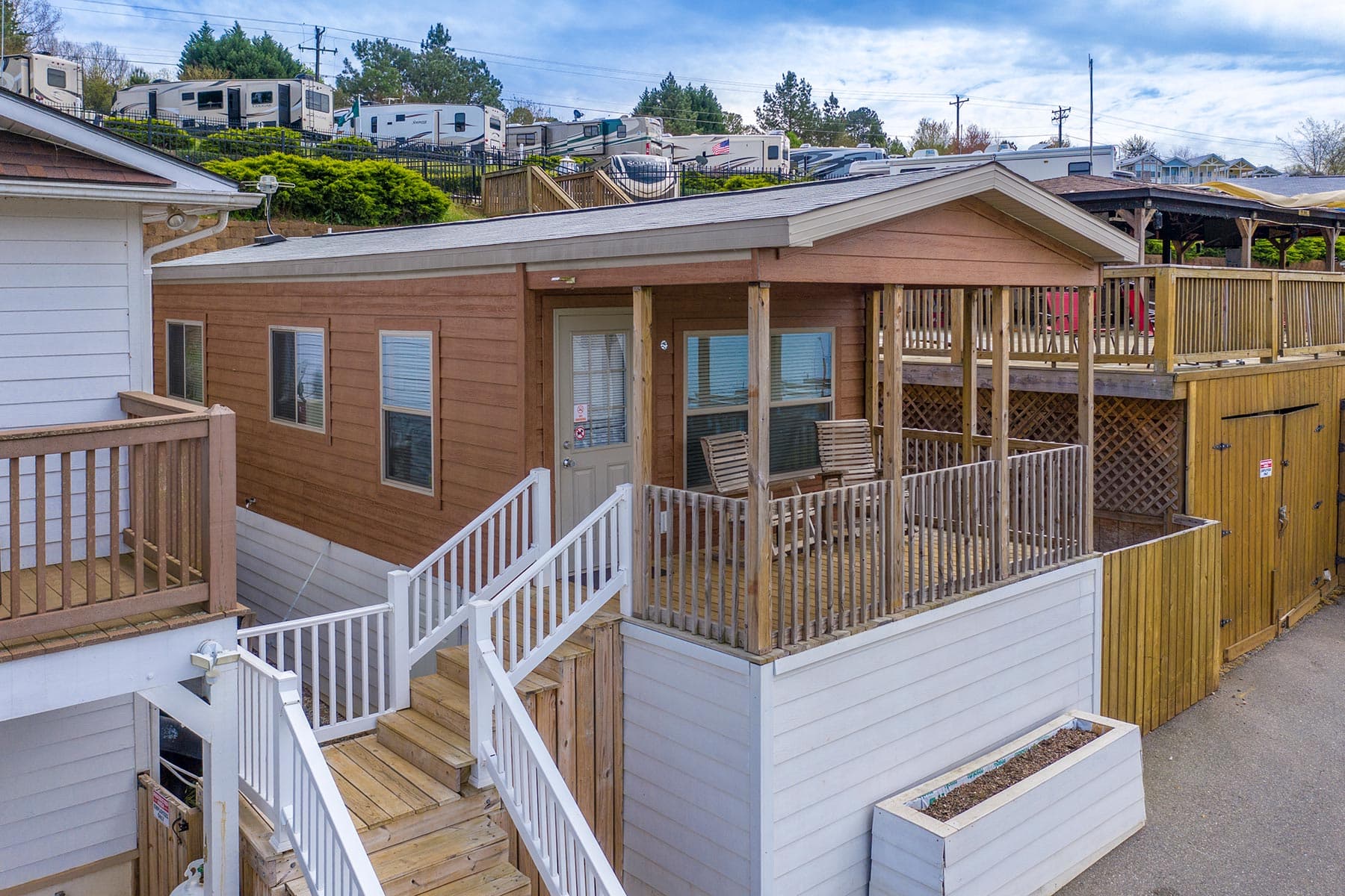 Shore park 4110b exterior and hero home features