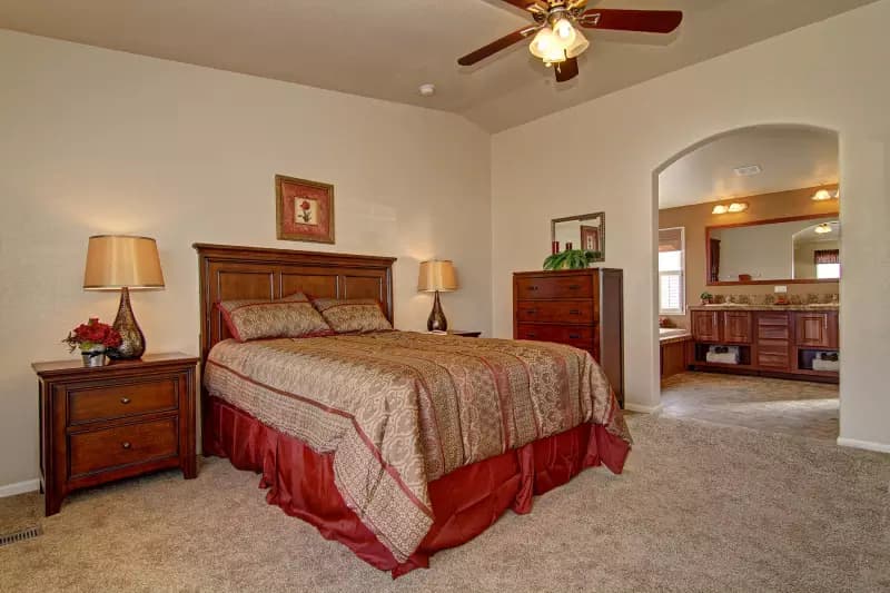 American freedom 2856e  bedroom home features