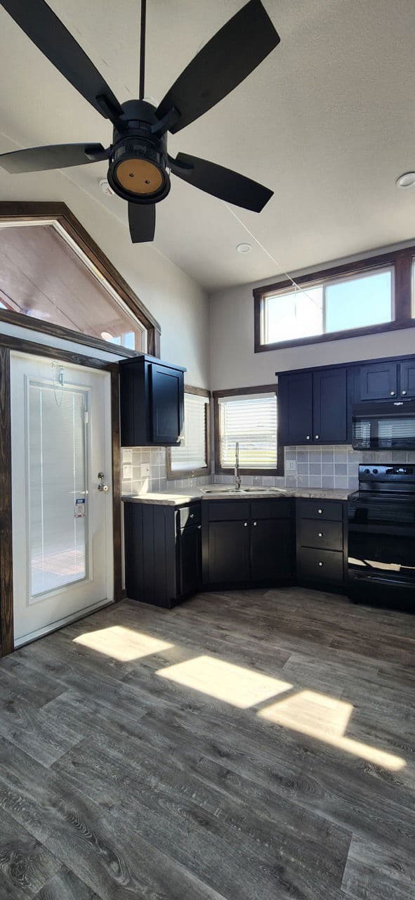 Cardinal kitchen home features