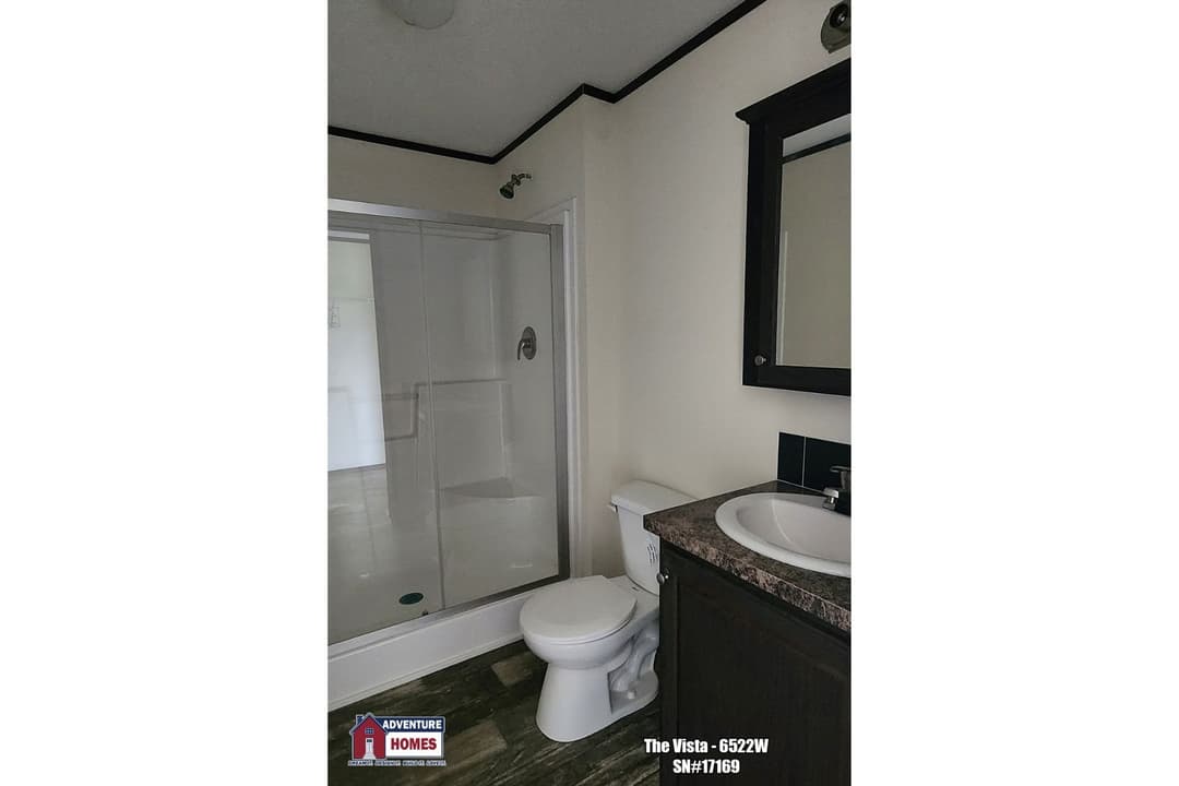 Vista | 6522w bathroom home features