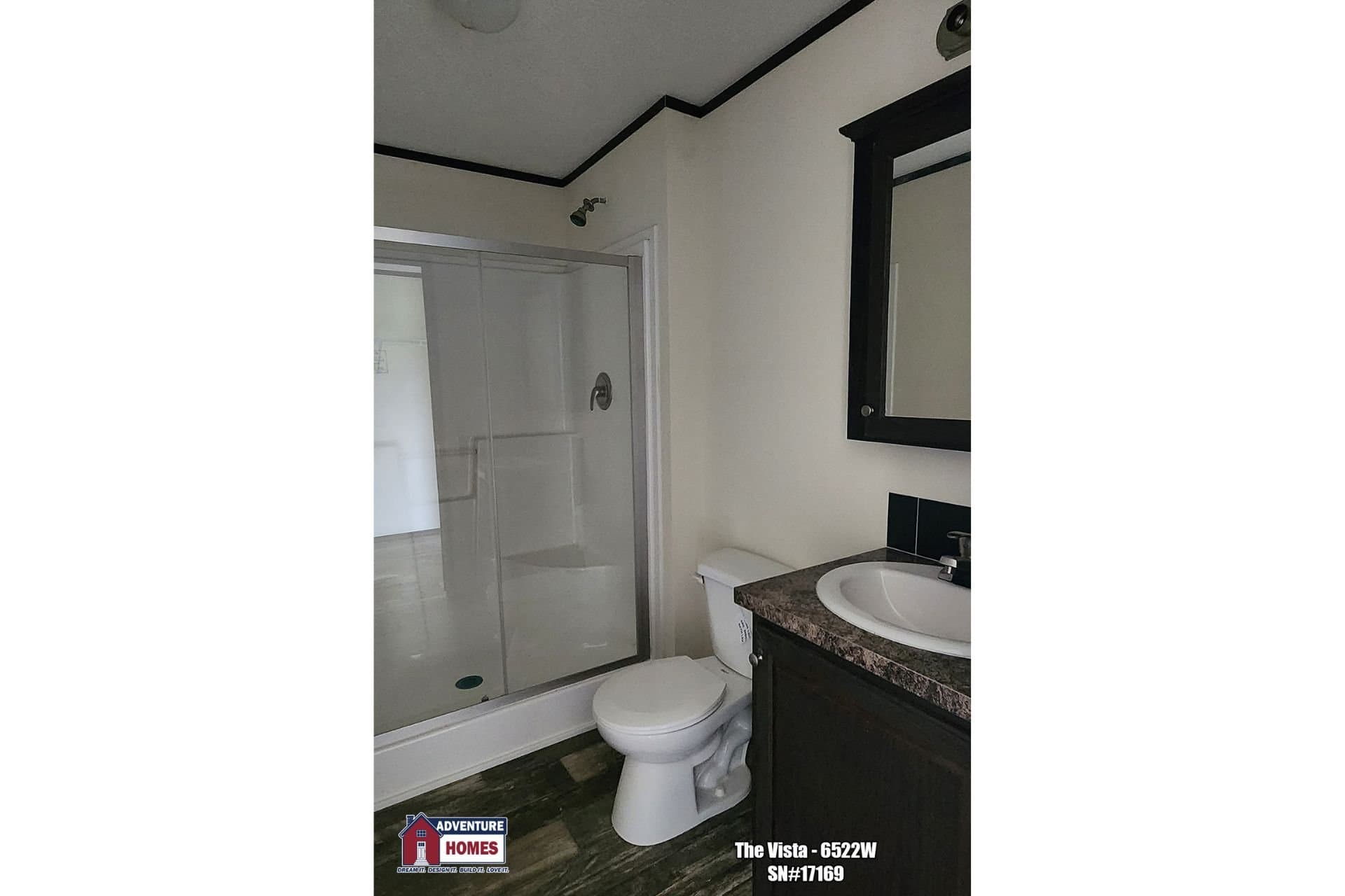Vista | 6522w bathroom home features