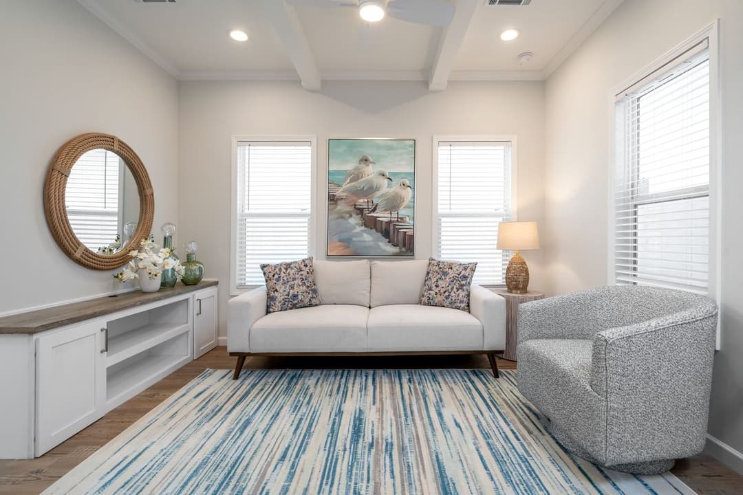 Tiffany interior home features