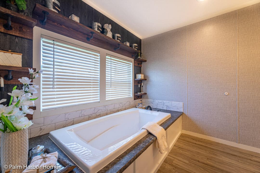 Magnum 30664m bathroom home features