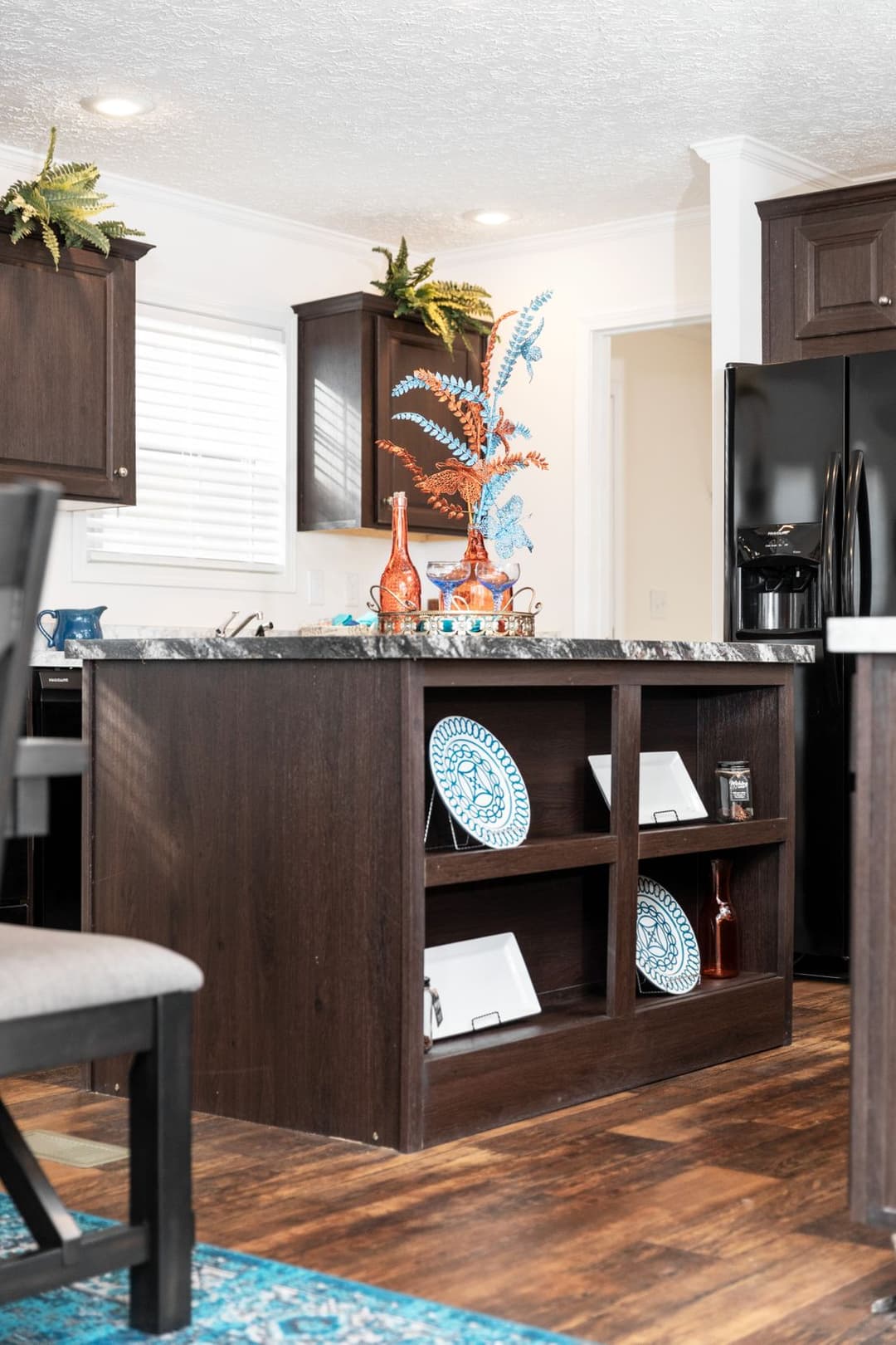 3321 classic kitchen home features