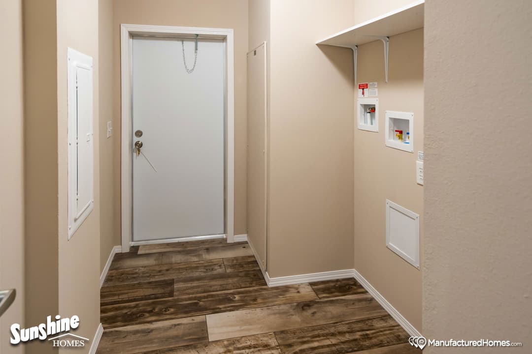 Pri1680-1001 interior home features