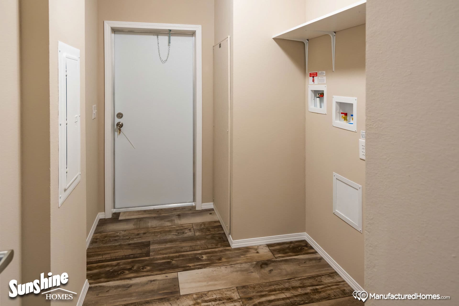 Pri1680-1001 interior home features