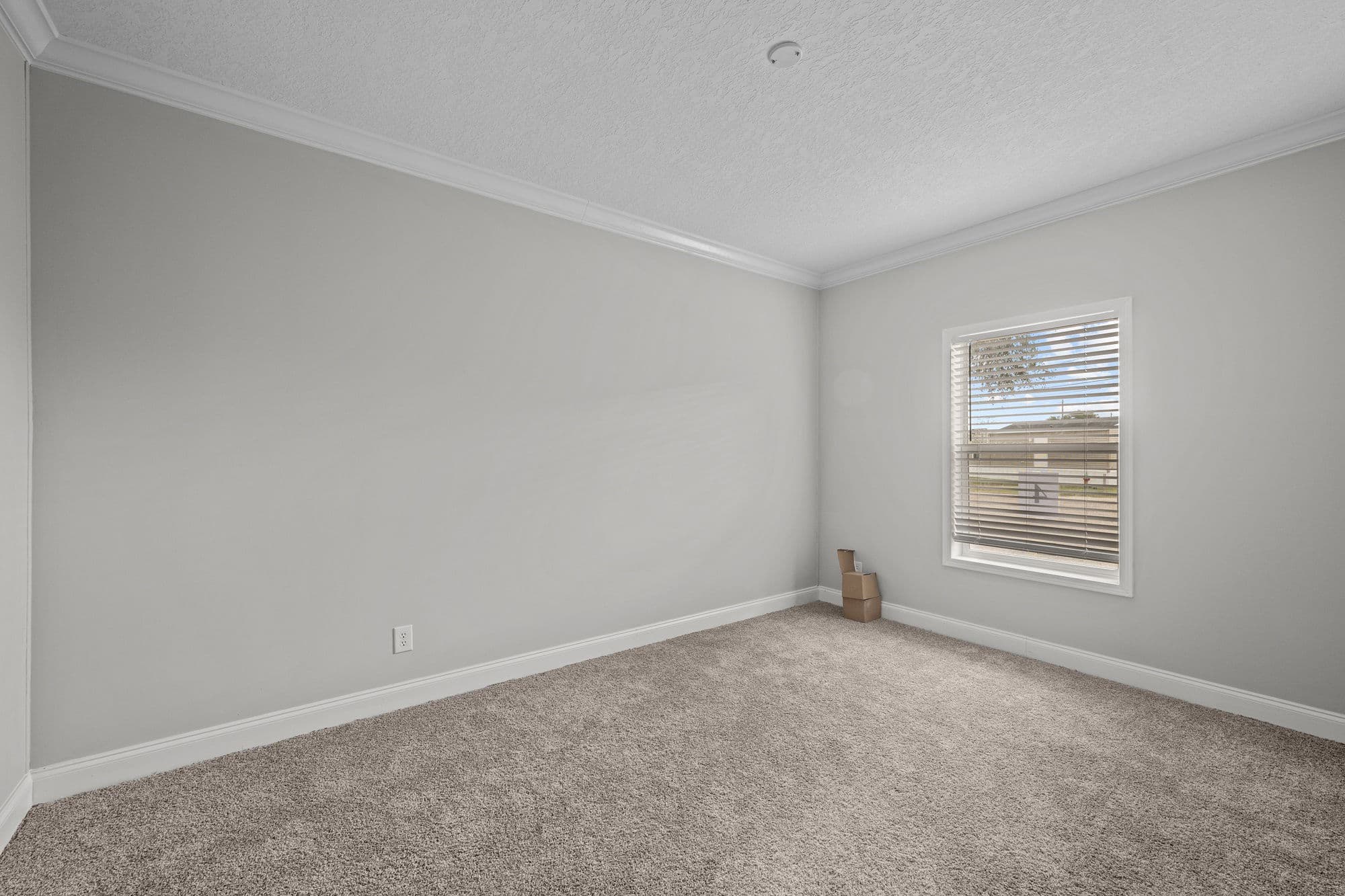 Merritt island bedroom home features