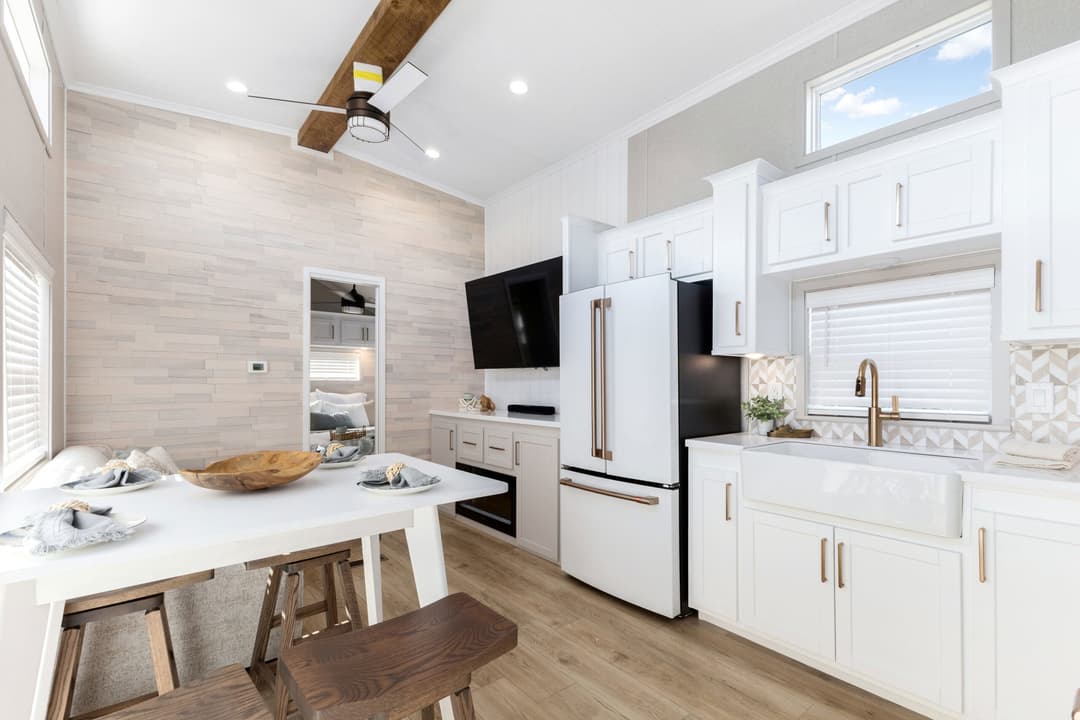 Eldorado 9092 kitchen home features