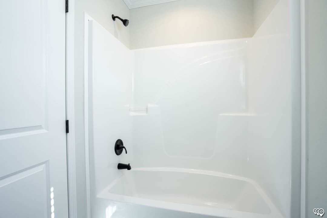 Pri3270-2060 bathroom home features