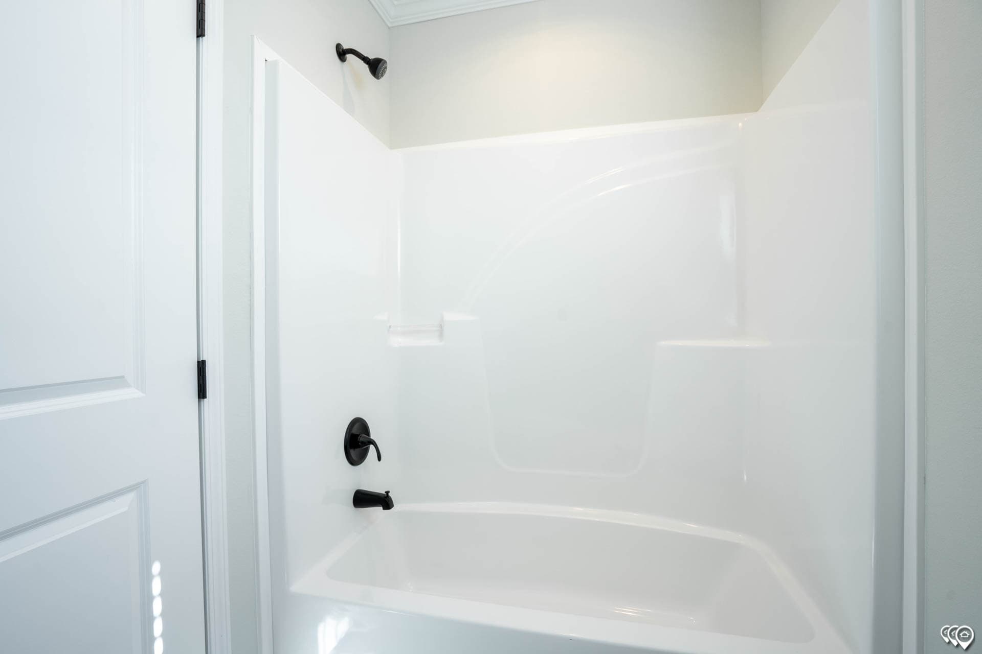 Pri3270-2060 bathroom home features